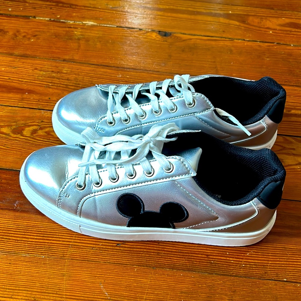 Disney Mickey Mouse Ladies Character Sneakers Shoes Women's Size 10 Silver